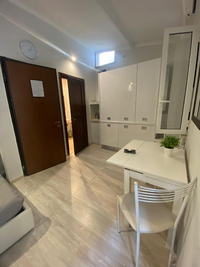 K'Alma Apartment Colosseo - Leopardi Рим Екстериор снимка